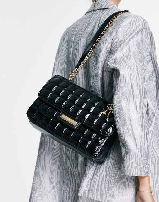 Black quilted outlet chain shoulder bag