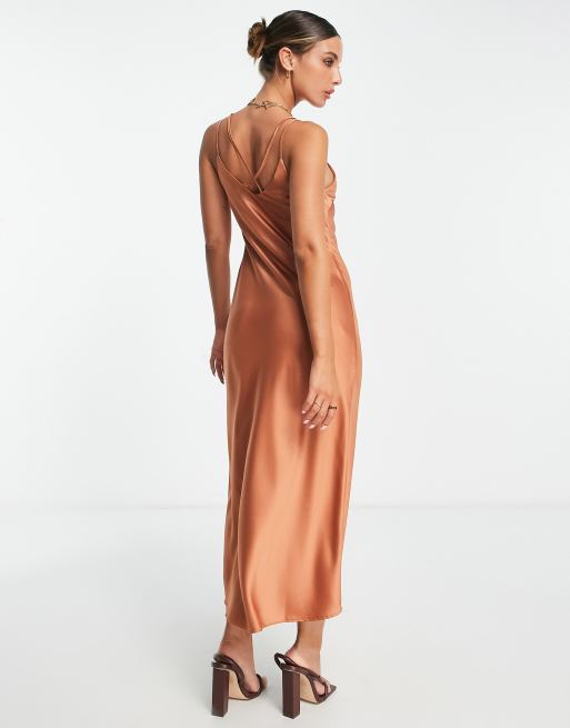 River Island – Rdzawa satynowa sukienka midi z drapowanym dekoltem, 2 z 4