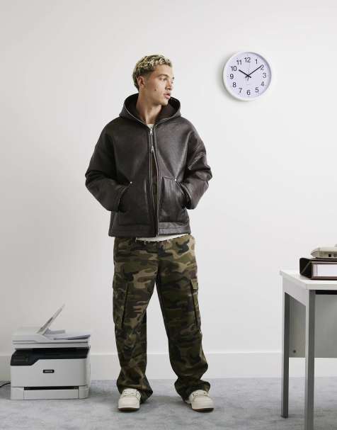 River Island Regular fit camo print cargo trousers in khaki - view 1