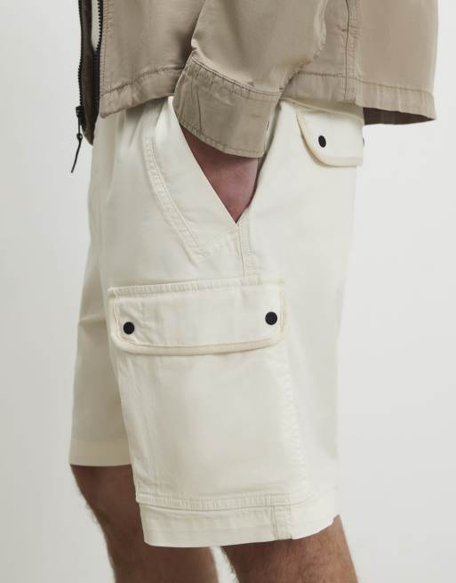 River Island Regular fit cargo shorts in white, 3 of 4