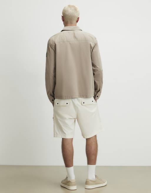River Island Regular fit cargo shorts in white, 4 of 4