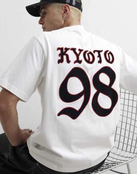 River Island Regular fit kyoto velvet patch t-shirt in white - view 1