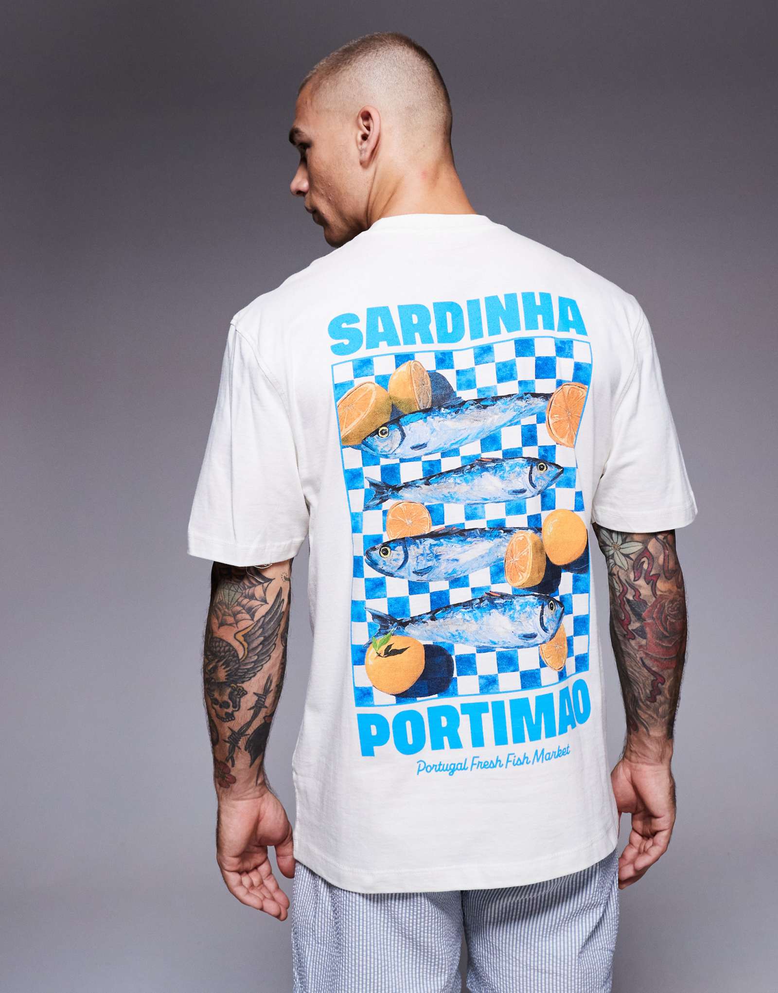Футболка River Island regular fit с сардинами цвета экрю