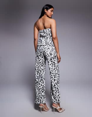 River Island Relaxed Animal Print Straight Leg Jeans In White