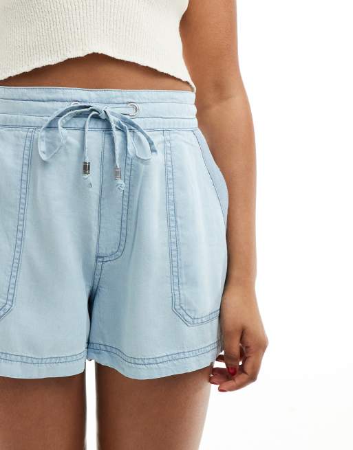 River Island relaxed denim shorts in light blue, 3 of 5