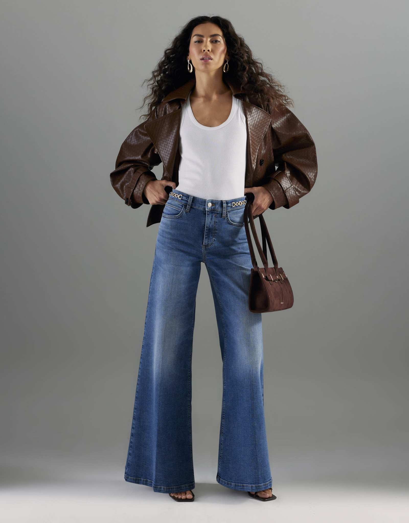 Непринужденные джинсы-палаццо River Island из средней джинсовой ткани