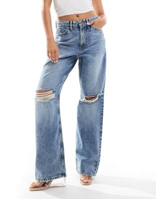 River Island relaxed straight leg jean in midwash blue | ASOS