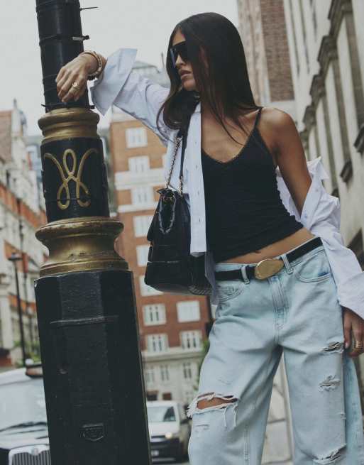 River Island Ripped raw hem barrel leg jeans in light denim, 3 of 4