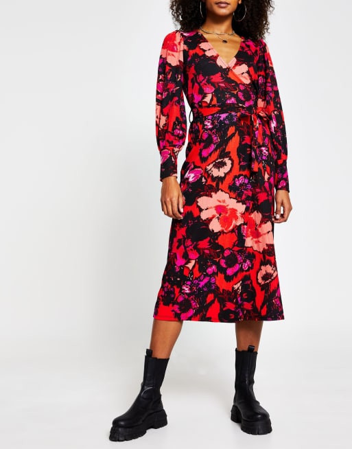 River Island - Robe cache-cœur mi-longue à imprimé floral - Rouge