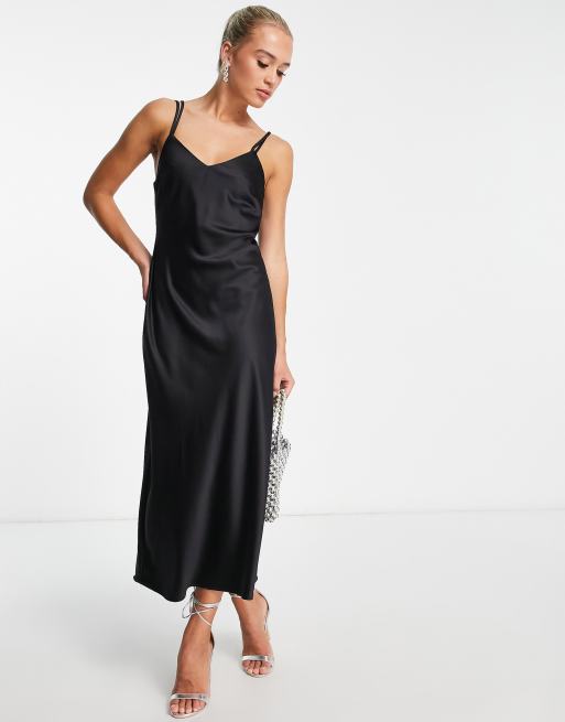 River Island - Robe mi-longue satinée à col bénitier - Noir