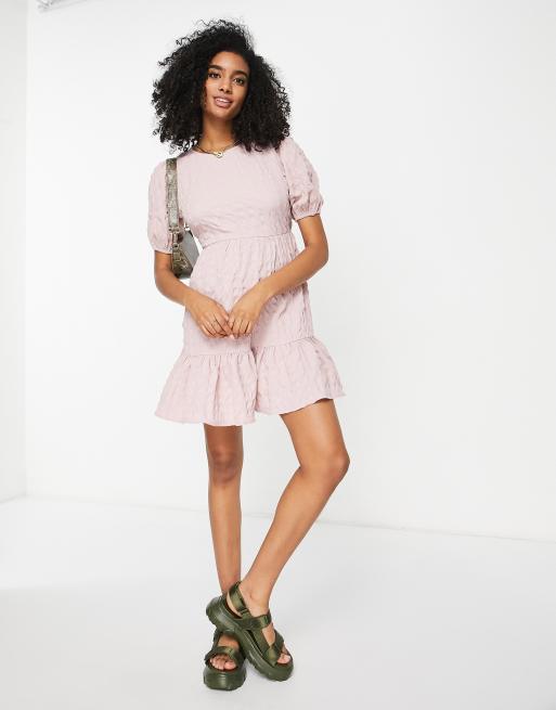 River Island - Robe patineuse courte en tissu texturé à manches bouffantes - Rose
