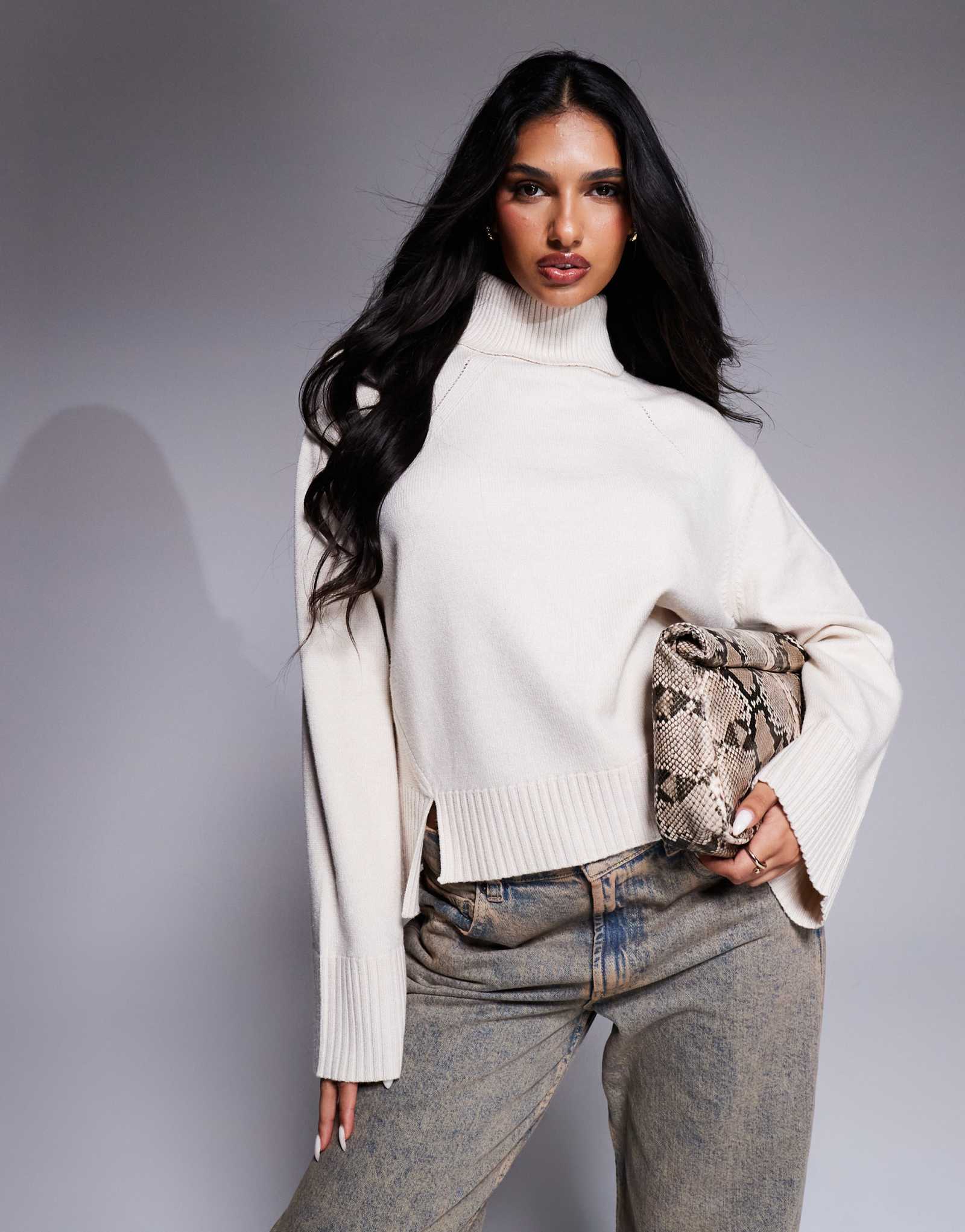 Свитер с круглым вырезом River Island кремового цвета