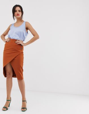 River Island – Rostroter Rock mit überkreuzter Vorderseite und Knopfdetail  | ASOS