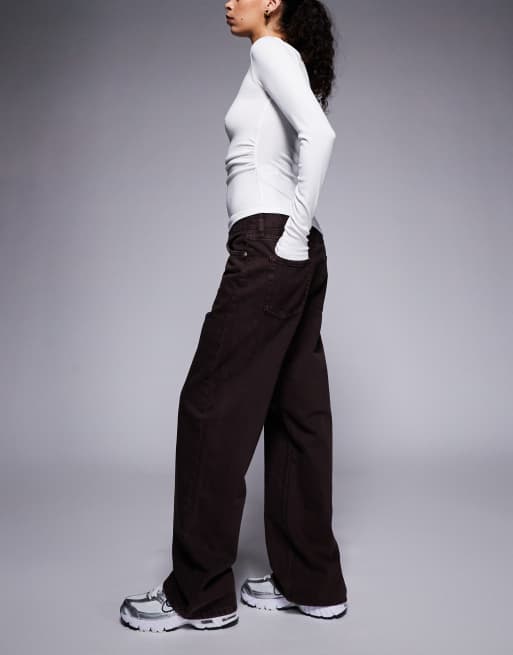 River Island - Ruimvallende jeans met rechte pijpen in donkerbruin, 2 van 5