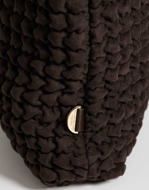 River Island - Sac souple en suédine effet froncée - Marron foncé, 3 de 4