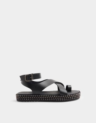 River Island - Sandalen in Schwarz mit Nietendetail und Schnalle