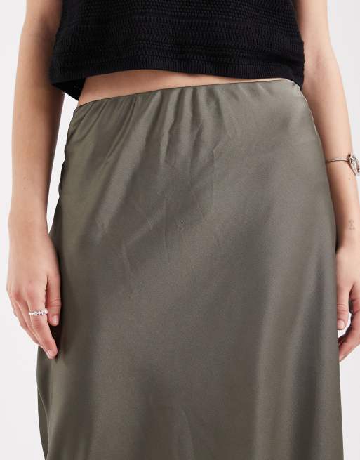 River Island satin maxi skirt in khaki, 3 of 5