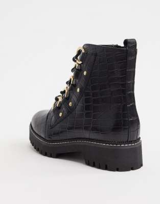 scarponi trekking pianta larga