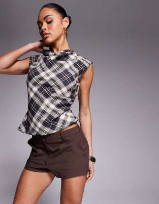 River Island - Schmal geschnittenes, drapiertes Oberteil in Braun
