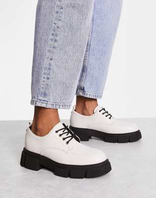 River Island - Schnürschuhe in Weiß mit dicker Sohle