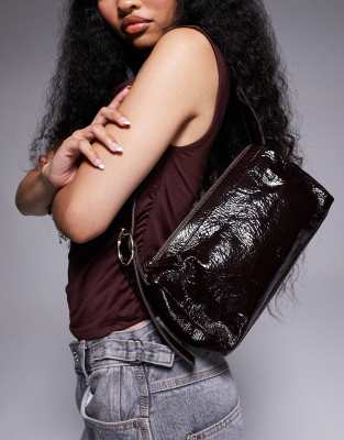 River Island - Schultertasche aus rissigem Leder in Dunkelbraun-Brown