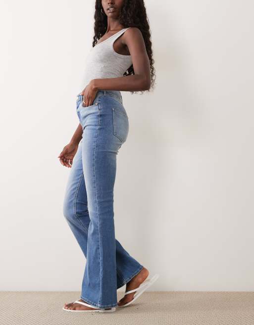 River Island sculpt flare jeans in medium denim, 3 of 5