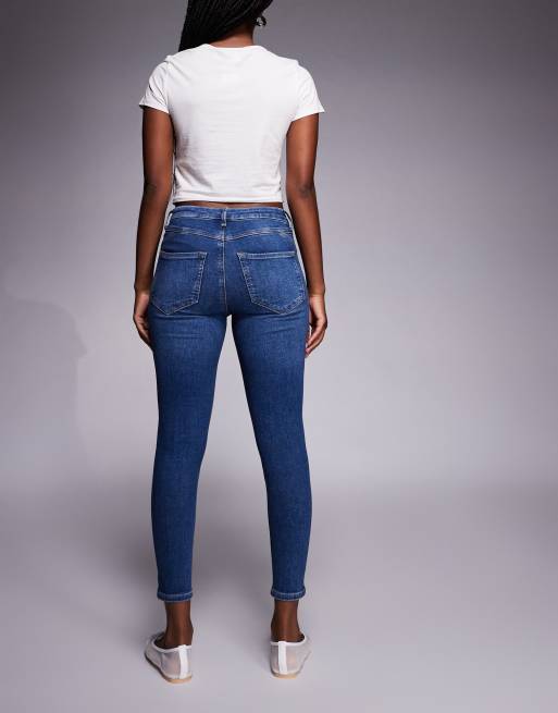 River Island sculpt skinny jeans in midwash blue, 3 of 5
