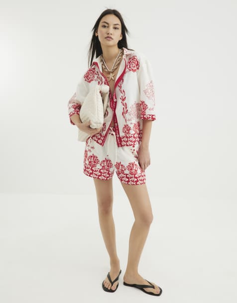 River Island Shell print tie waisted shorts in red - view 1