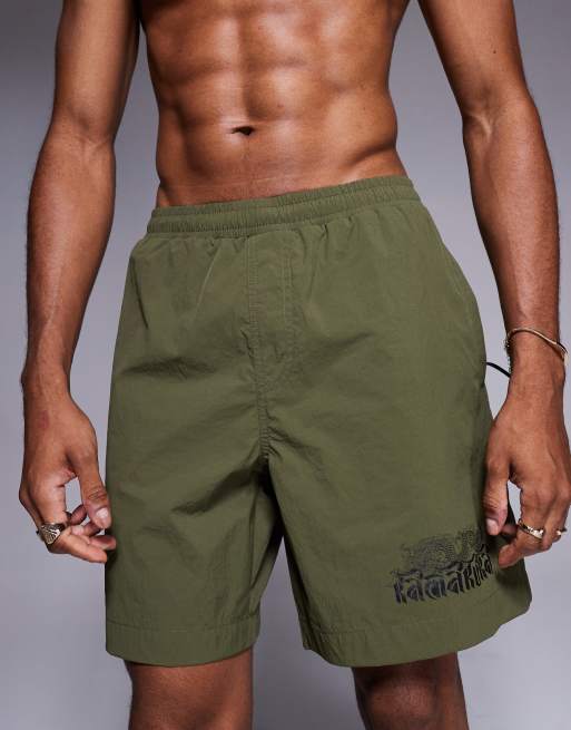 River Island - Short de bain à imprimé dragon - Kaki, 3 de 4
