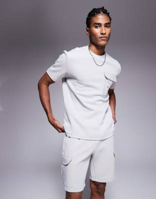 short sleeve nylon pocket t-shirt in light gray