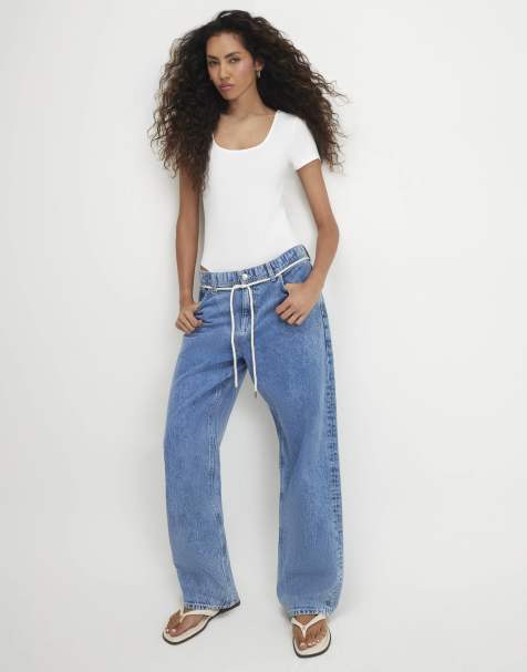 River Island Short sleeve scoop neck bodysuit in white - view 1