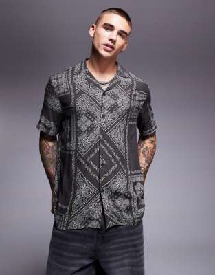 short sleeve shirt in bandana print-Brown