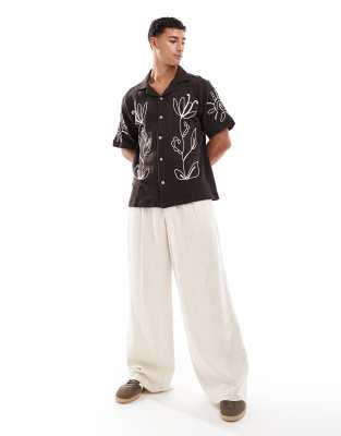 short sleeve shirt with embroidery in brown