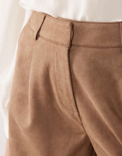 River Island – Shorts aus Wildlederimitat in Beige, 5 von 5
