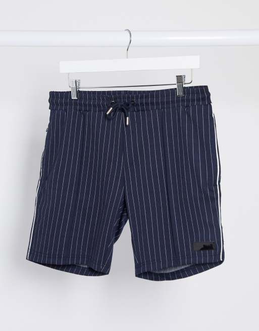 River Island – Shorts in Navy zum Überziehen mit Nadelstreifen