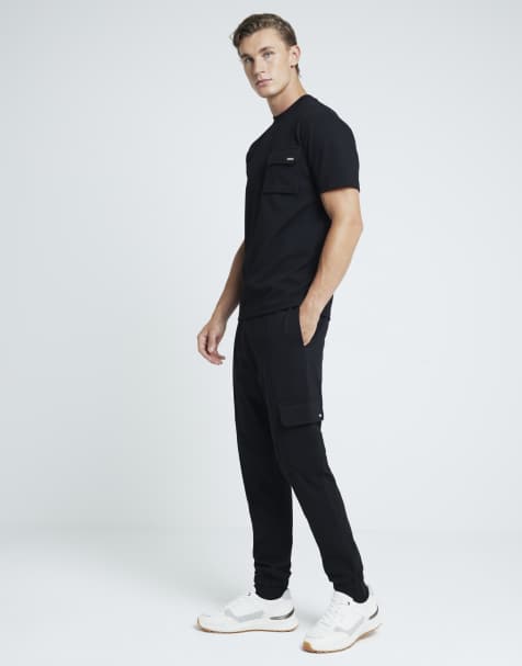 River Island Slim fit stretch smart cargo joggers in black - view 1