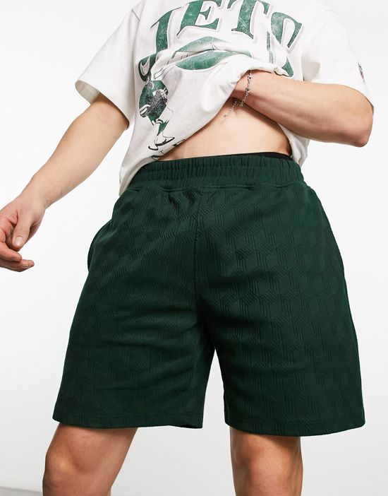 https://images.asos-media.com/products/river-island-slim-textured-shorts-in-dark-green/204814248-1-greendark?$n_550w$&wid=550&fit=constrain