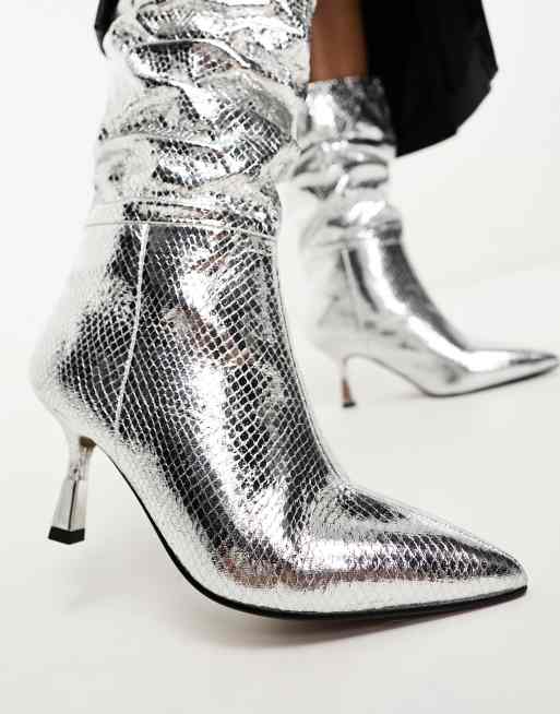 Silver pointed outlet boots