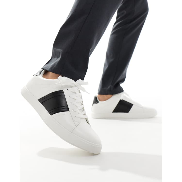 River Island Sneaker in WeiB mit Streifendetail