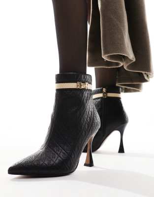 River Island - Sock-Boot-Stiefel in Schwarz mit Logomuster und Absatz