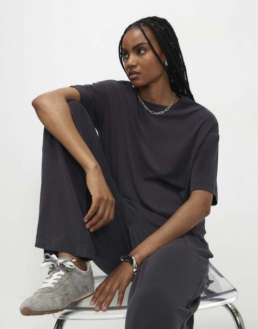 River Island Soft touch t-shirt in grey , 2 of 4