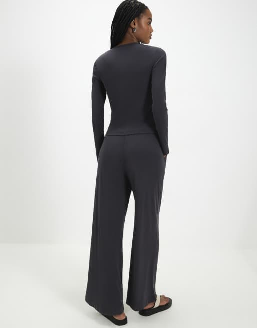 River Island Soft touch wide leg trousers in grey, 4 of 4