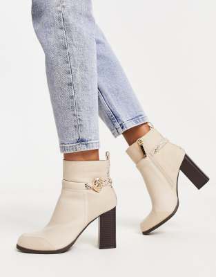 River Island - Stiefeletten in Creme mit Metallverzierung-Weiß