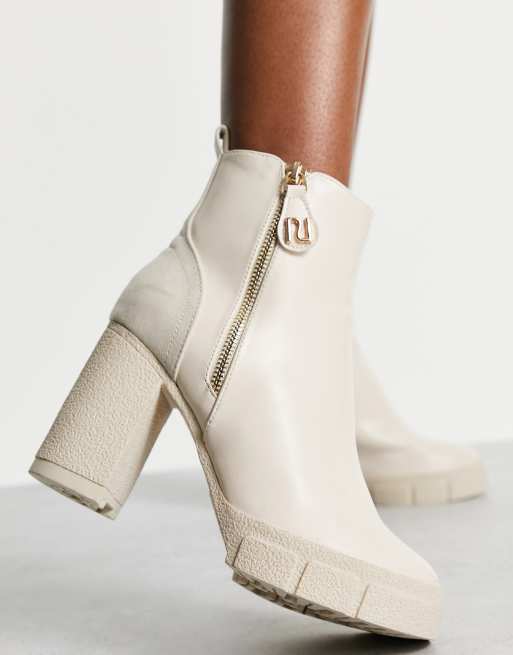 River Island Stivali a pianta larga con tacco e zip laterali crema