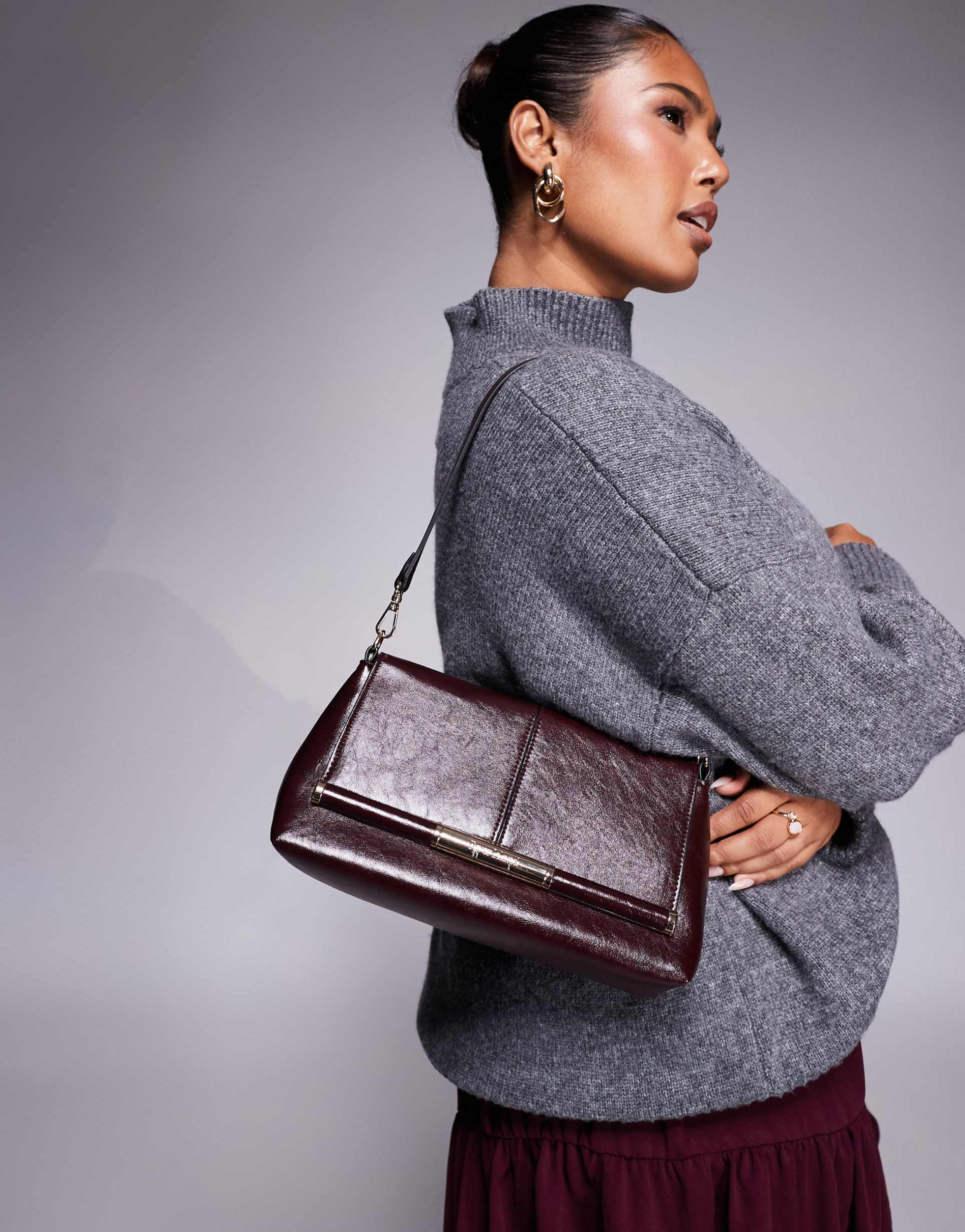 river island strap front shoulder clutch in burgundy