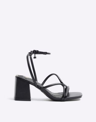  Strappy heeled sandals 