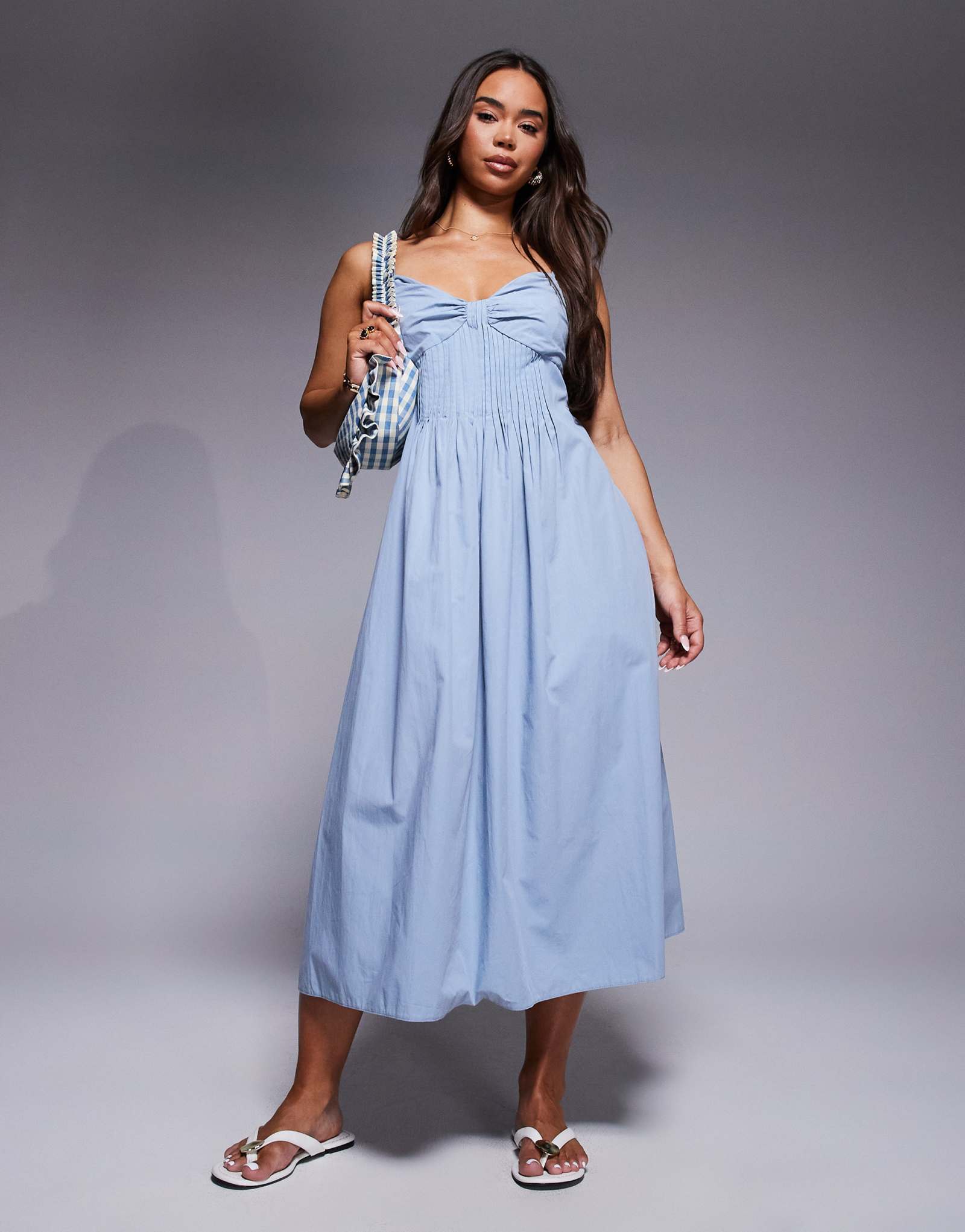 Синее миди-платье-солнце на бретельках River Island синего цвета