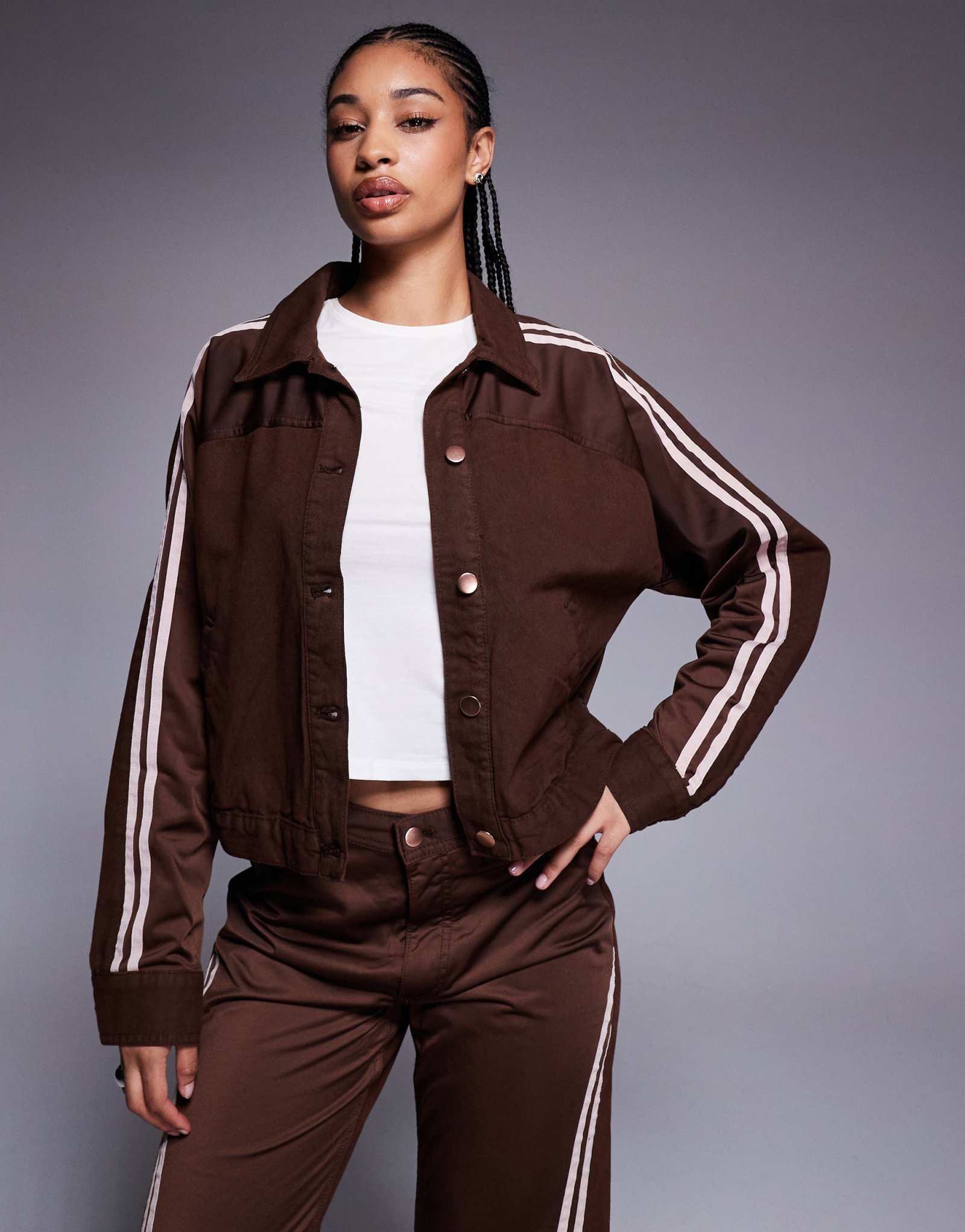 Джинсовая куртка в полоску River Island темно-коричневого цвета