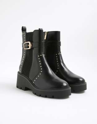  Studded buckle wedge boots 