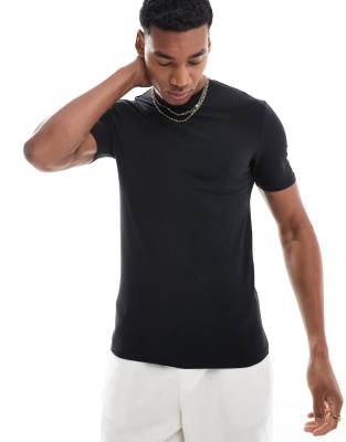 studio muscle fit t-shirt in black